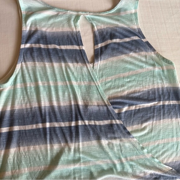Splendid Blue Striped Surplice Back Tank - Size Medium - Picture 5 of 11